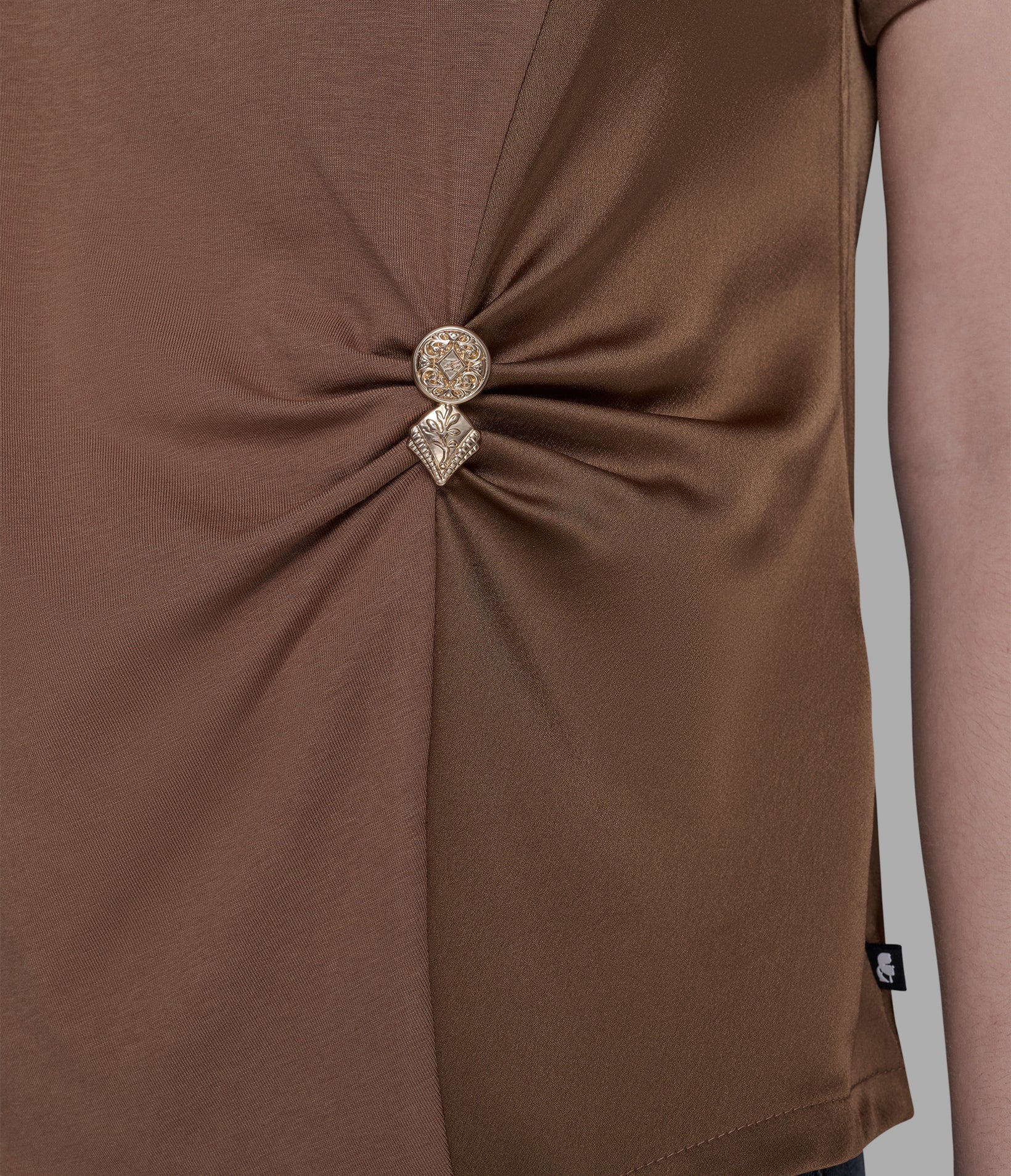 KARL PIN TEE - Image 6