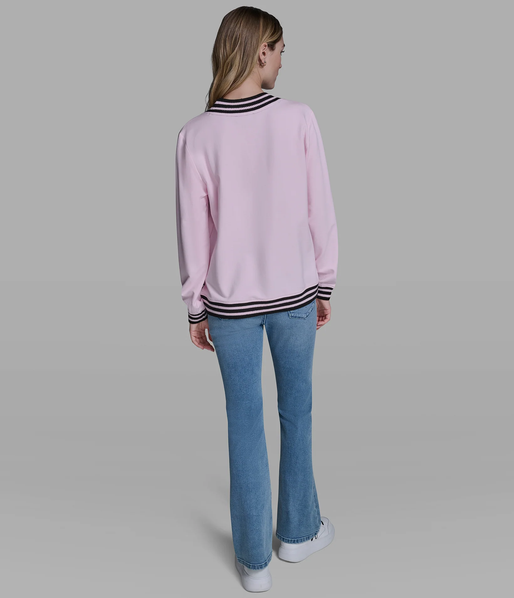 VARSITY PATCH V-NECK SWEATSHIRT - Image 5