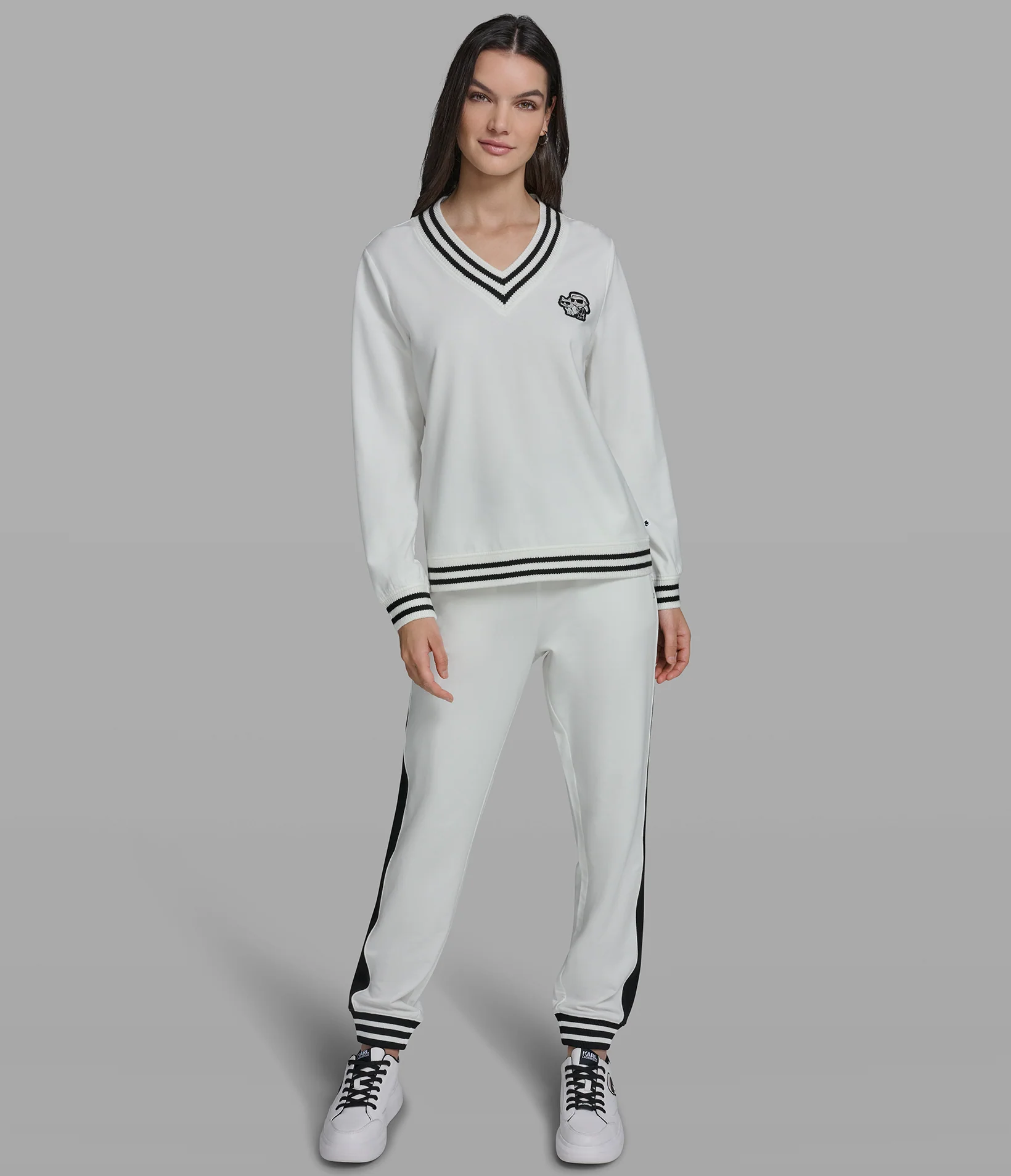 VARSITY PATCH V-NECK SWEATSHIRT - Image 4